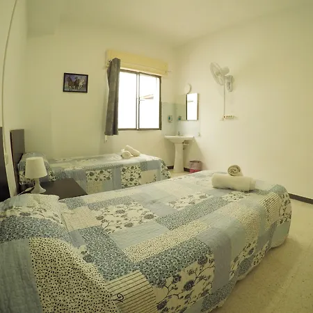 Euro Holitel ゲストハウス フエンヒロラ